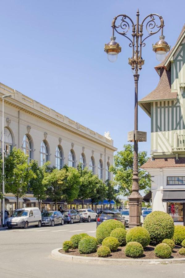 Les Cigognes - Deux Pieces - Deauville Centre Bagian luar foto